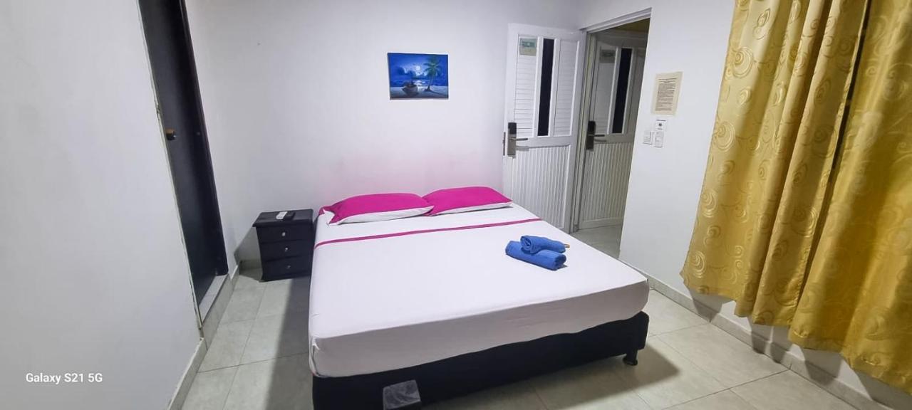 Hostel Stingray San Andrés Esterno foto
